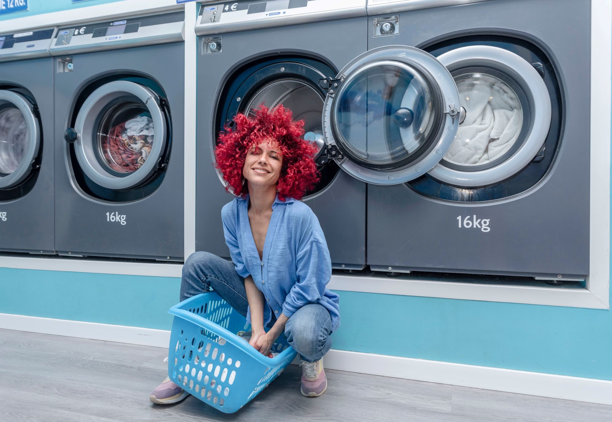 Laundromat Shutterstock 2159621911 Resized (1)